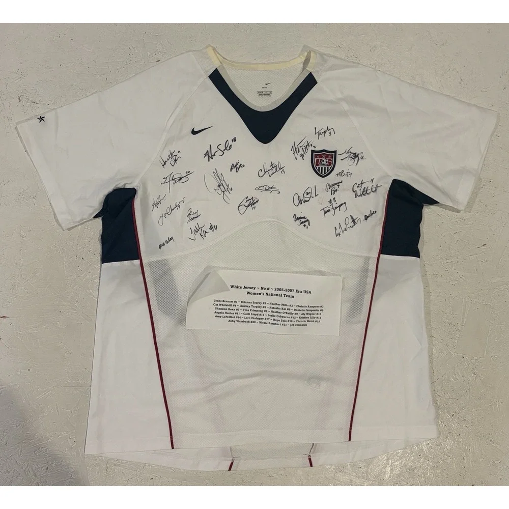 2005 Nike USA Women's National Team Soccer XL Jersey SIGNED by 22+ Lloyd Wambach